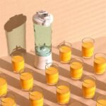 Product thumbnail Licuadora y extractor de jugos portátil — Licuadora personal para batidos y smoothies, con 6 cuchillas — Mini licuadora y utensilio de cocina