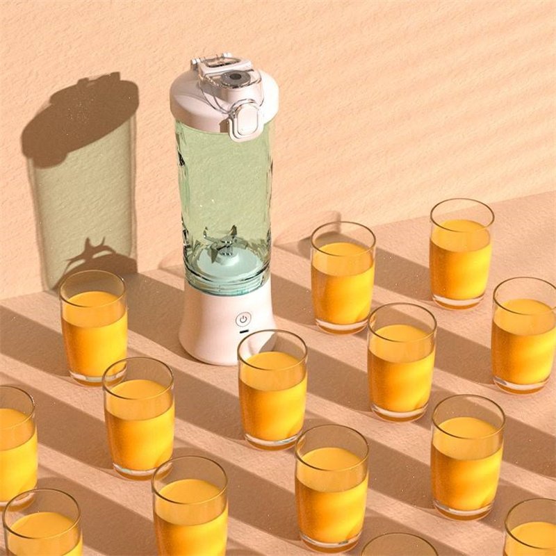 Product image Licuadora y extractor de jugos portátil — Licuadora personal para batidos y smoothies, con 6 cuchillas — Mini licuadora y utensilio de cocina