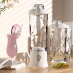 Product thumbnail Licuadora y extractor de jugos portátil — Licuadora personal para batidos y smoothies, con 6 cuchillas — Mini licuadora y utensilio de cocina